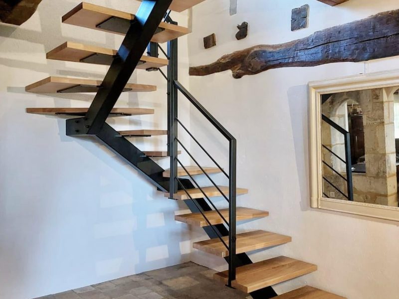 Custom-made spiral staircases