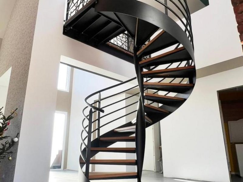 Custom-made spiral staircases 3