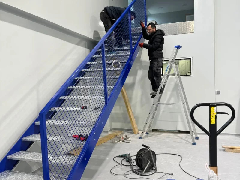 Custom-made spiral staircases 6